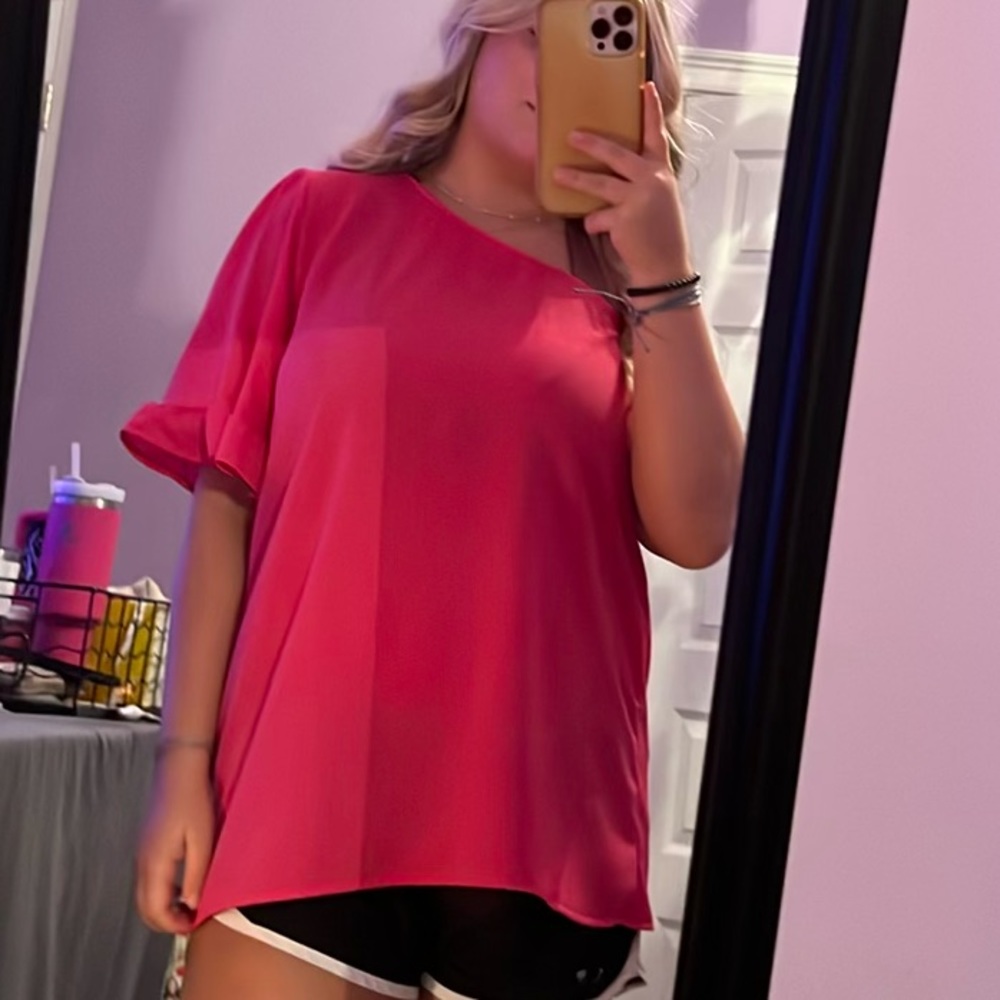 Super cute one sleeve top